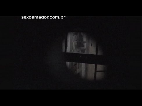❤️ Blondie word in die geheim video-opgeneem deur 'n buurtvoyeur wat agter hol bakstene versteek is Seksvideo by ons af.vanalize.ru ❌️